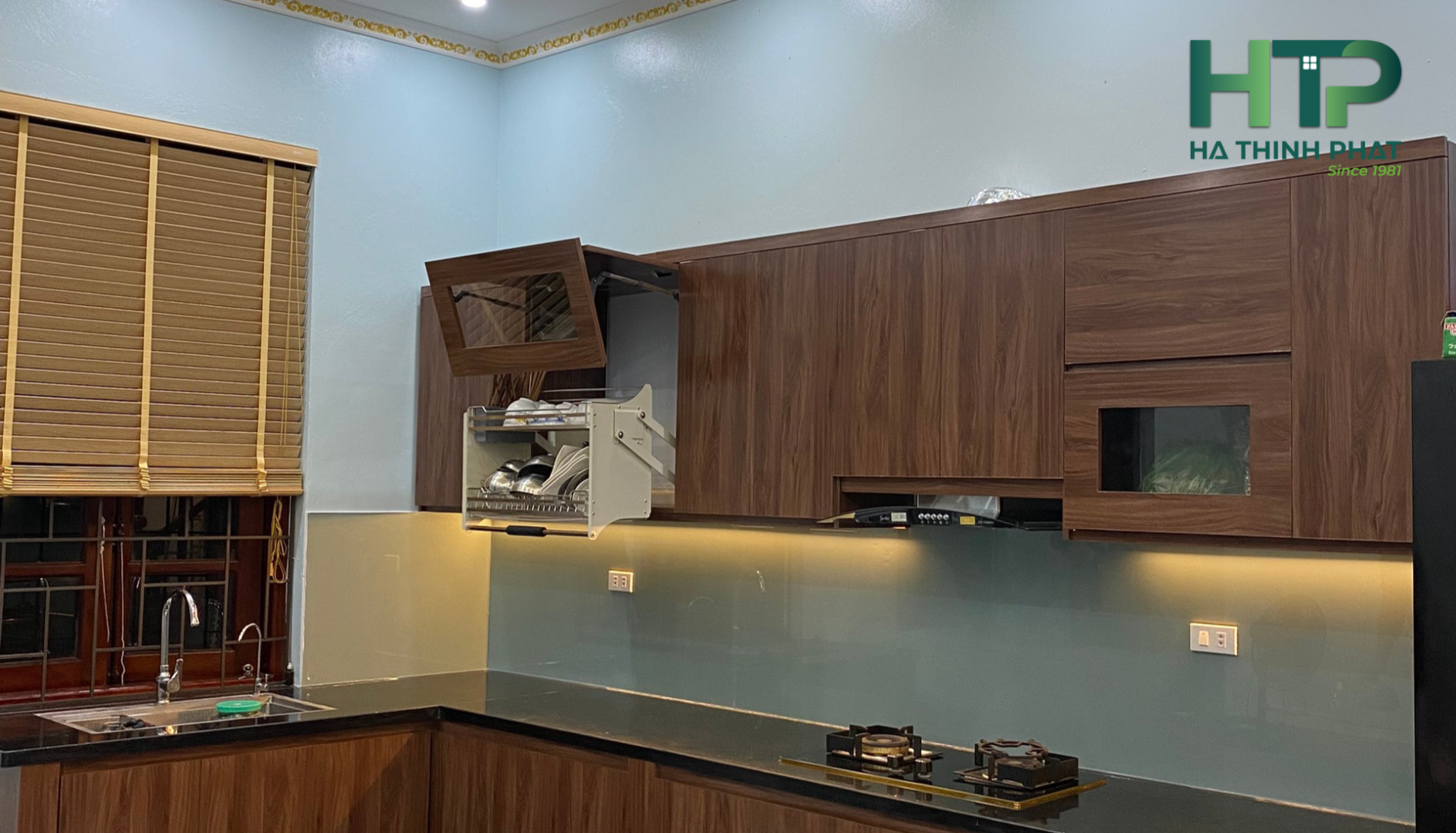  Mẫu Tủ Bếp Nhựa Giả Gỗ Đẹp – Hiện Đại – Mới Nhất 2025
